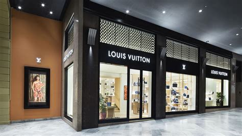 louis vuitton bologna italy|louis vuitton italy locations.